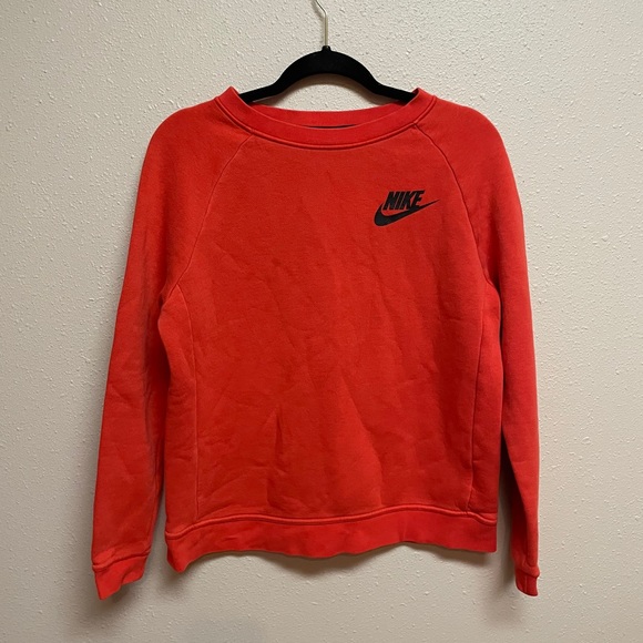 Nike Tops - NIKE Women’s Sweatshirt